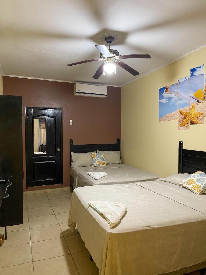 B Aparts Hotel Coxen Hole Luaran gambar