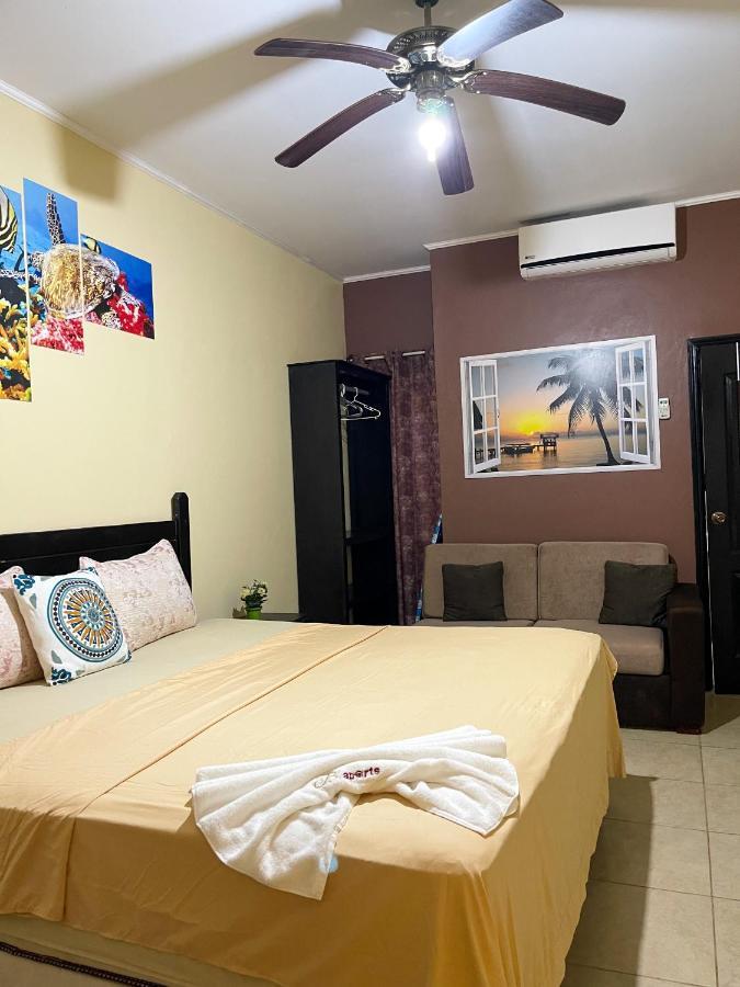 B Aparts Hotel Coxen Hole Luaran gambar