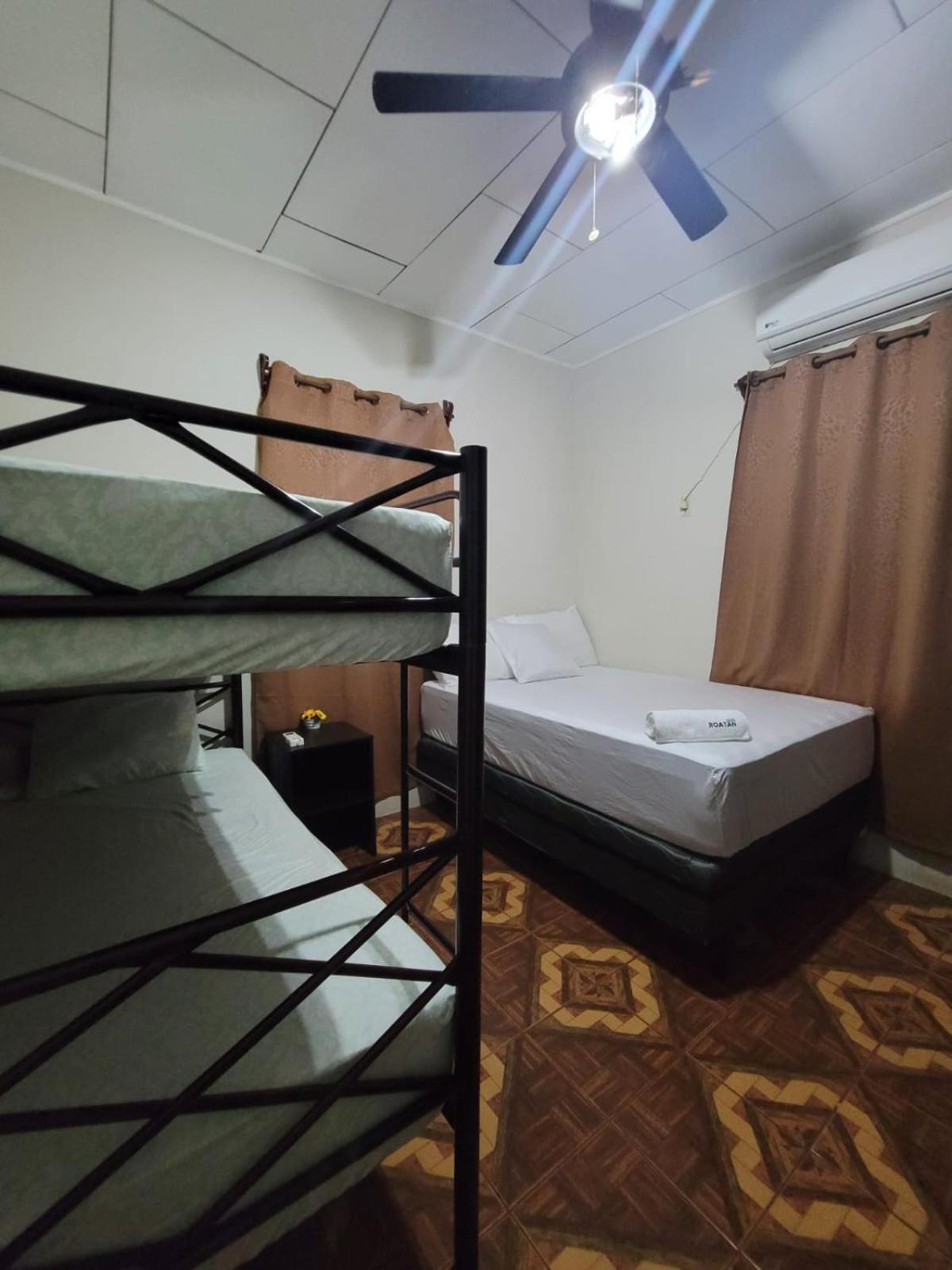 B Aparts Hotel Coxen Hole Luaran gambar
