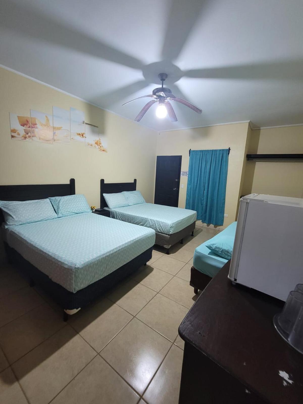 B Aparts Hotel Coxen Hole Luaran gambar