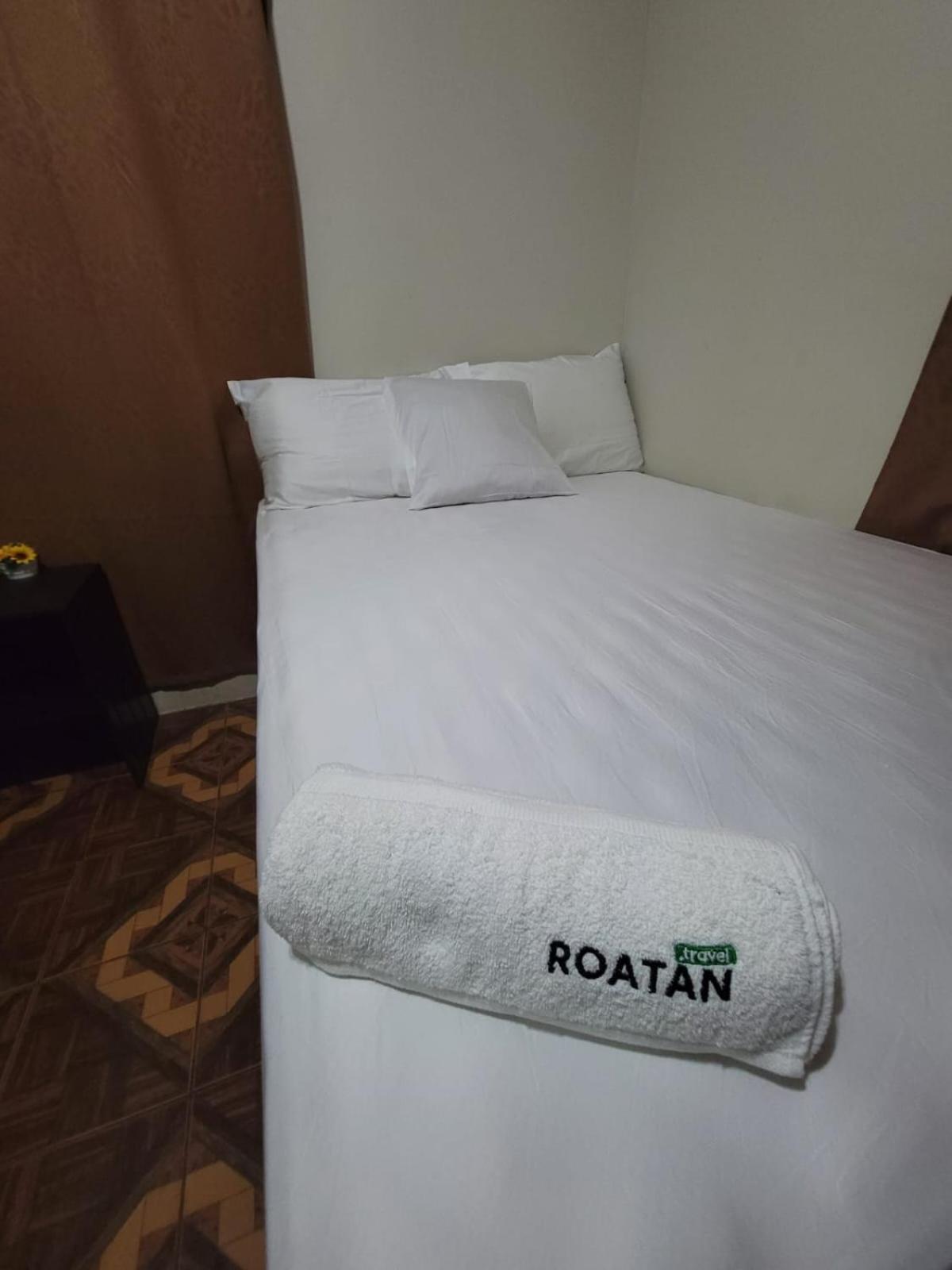 B Aparts Hotel Coxen Hole Luaran gambar