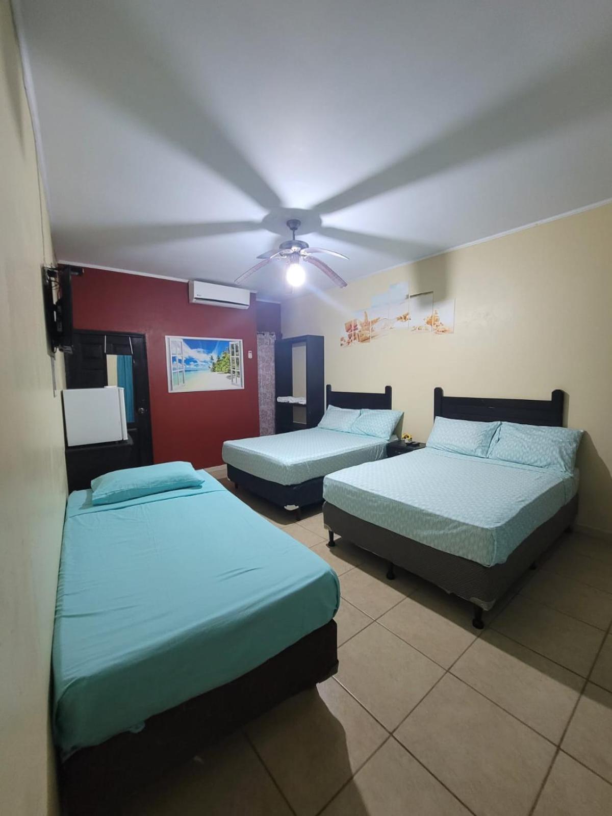 B Aparts Hotel Coxen Hole Luaran gambar
