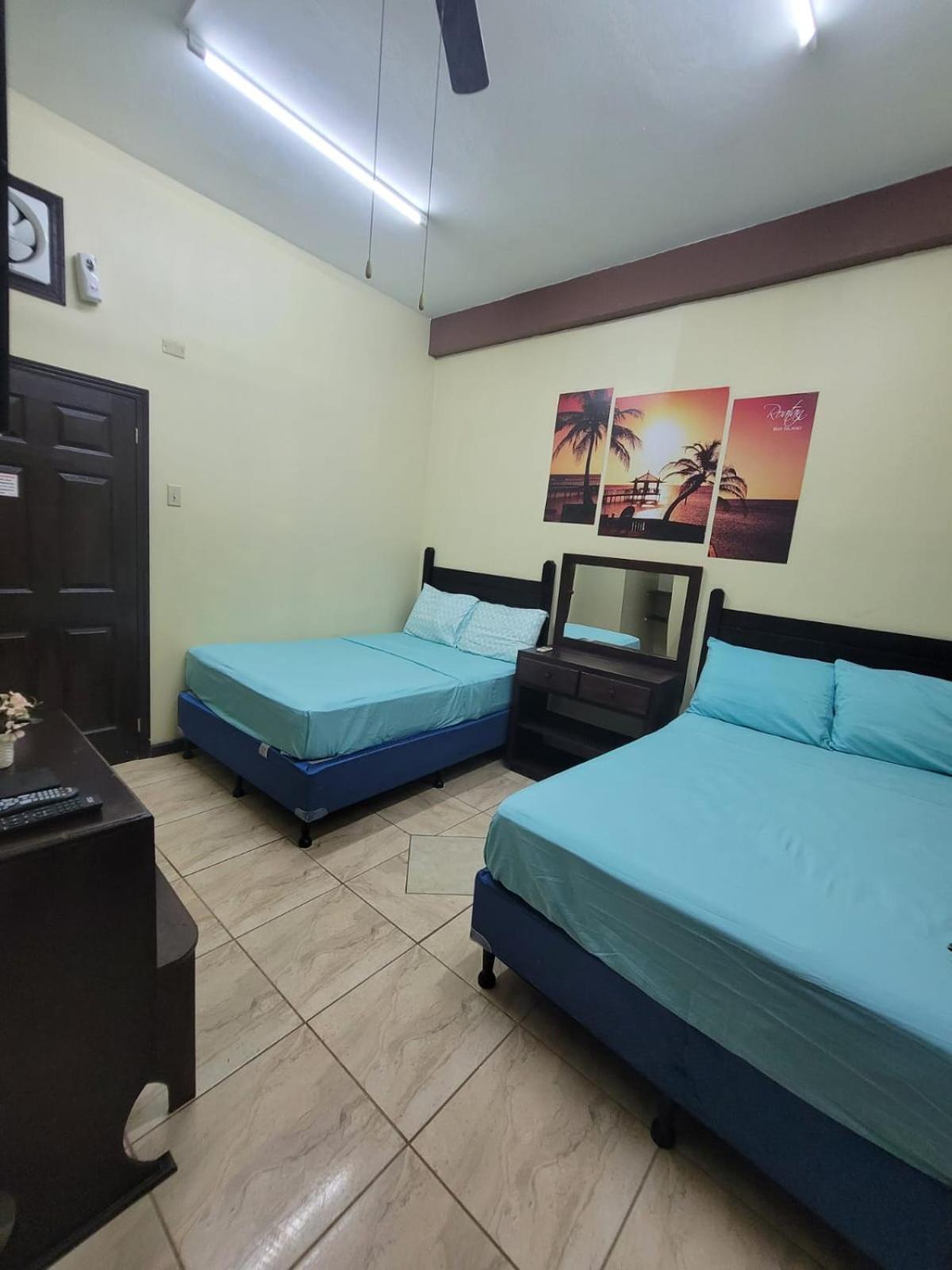 B Aparts Hotel Coxen Hole Luaran gambar