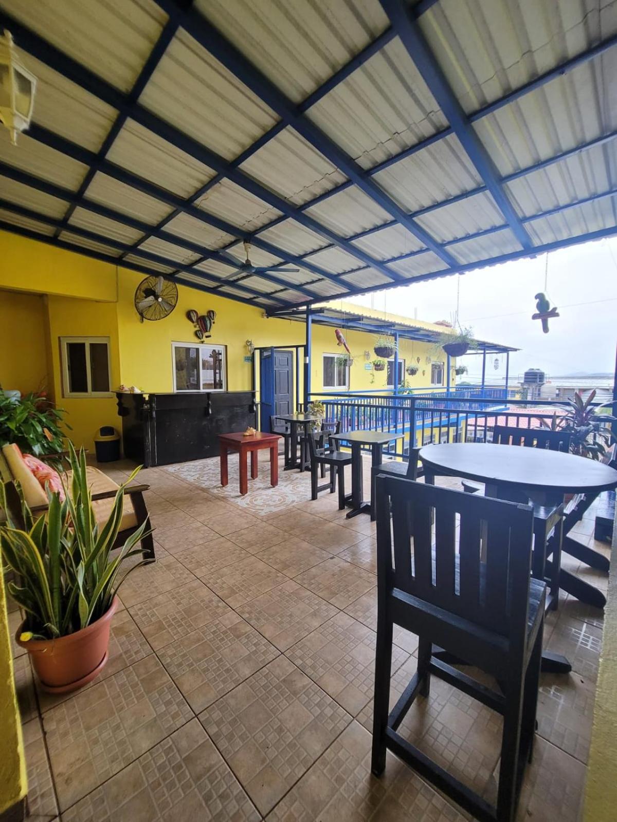 B Aparts Hotel Coxen Hole Luaran gambar