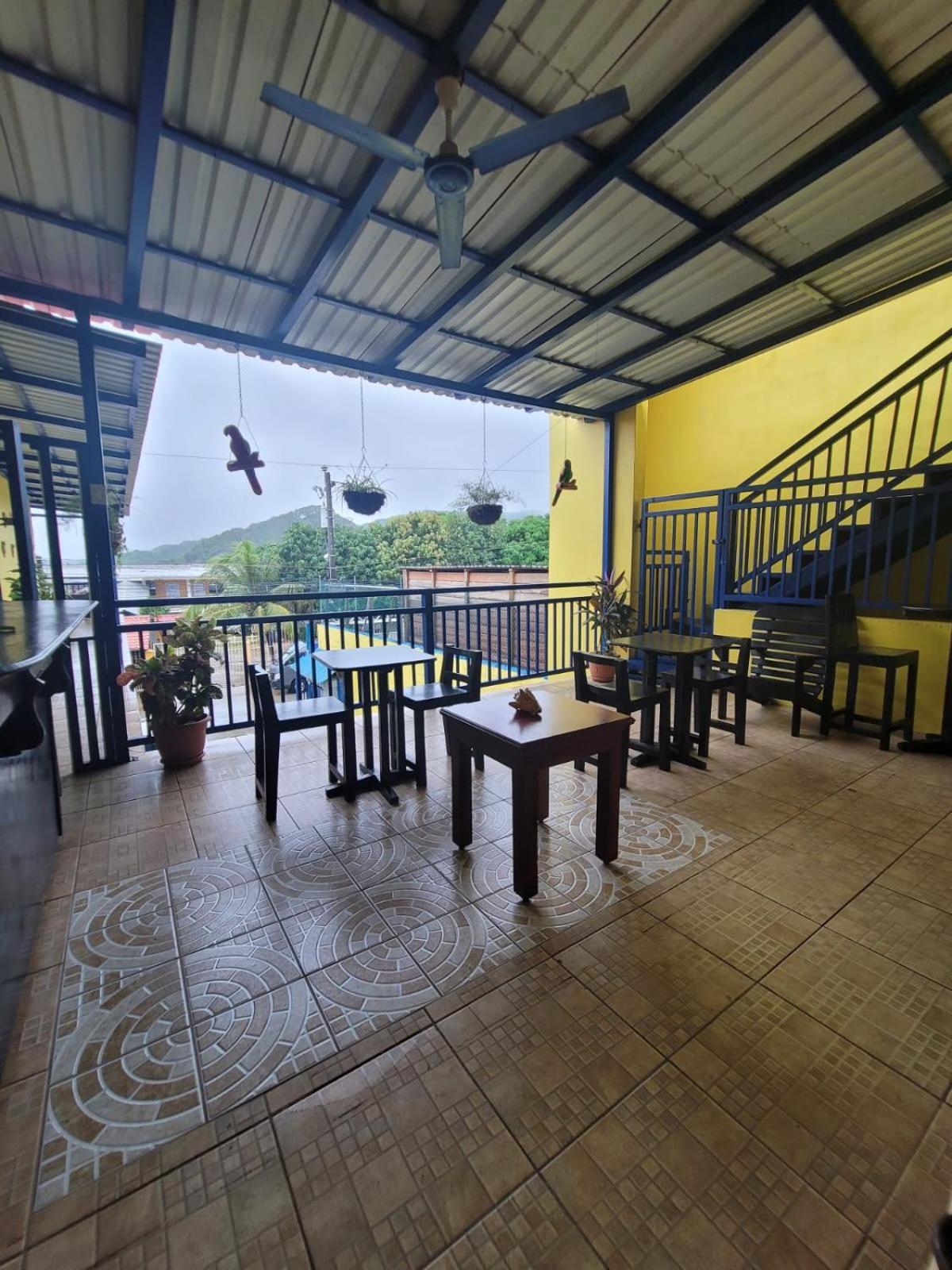 B Aparts Hotel Coxen Hole Luaran gambar